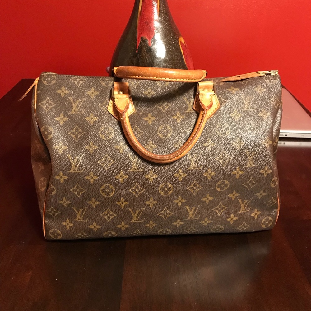 Louis Vuitton Speedy 35